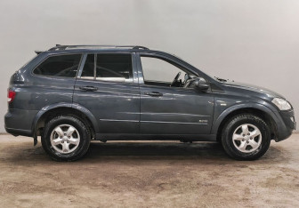 Подержанный автомобиль SsangYong Kyron 2012 года (4 фото)