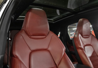 Подержанный автомобиль Porsche Cayenne 2020 года (12 фото)