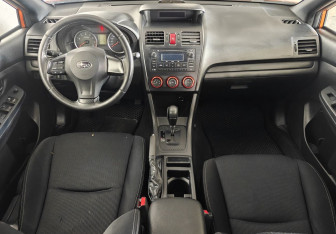 Подержанный автомобиль Subaru XV 2012 года (11 фото)