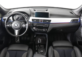 Подержанный автомобиль BMW X1 2021 года (11 фото)