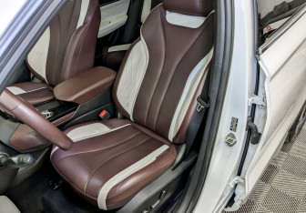 Подержанный автомобиль Geely Monjaro 2023 года (20 фото)