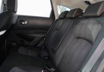 Подержанный автомобиль Nissan Qashqai 2011 года (8 фото)