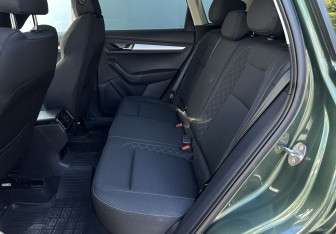 Подержанный автомобиль Skoda Karoq 2021 года (10 фото)