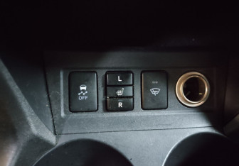 Подержанный автомобиль Toyota RAV4 2011 года (15 фото)