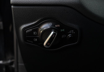 Подержанный автомобиль Audi Q5 2014 года (17 фото)