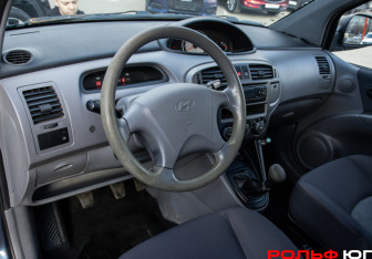 Подержанный автомобиль Hyundai Matrix 2006 года (13 фото)