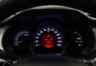 Подержанный автомобиль Kia Ceed Wagon 2018 года (22 фото)