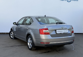 Подержанный автомобиль Skoda Octavia Liftback 2020 года (7 фото)