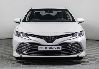 Подержанный автомобиль Toyota Camry Sedan 2018 года (2 фото)