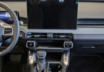 Новый Toyota RAV4 2025 (12 фото)