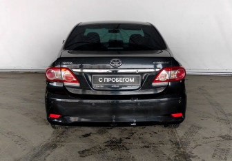 Подержанный автомобиль Toyota Corolla Sedan 2010 года (5 фото)