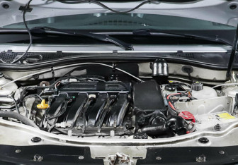 Подержанный автомобиль Renault Duster 2012 года (8 фото)