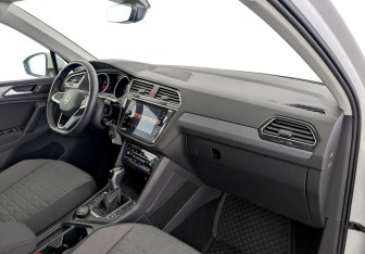 Подержанный автомобиль Volkswagen Tiguan 2021 года (11 фото)