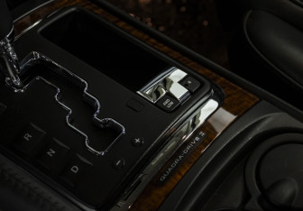 Подержанный автомобиль Jeep Commander 2008 года (15 фото)