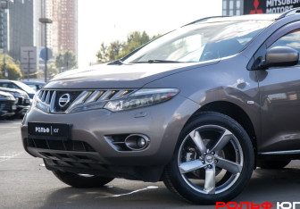 Подержанный автомобиль Nissan Murano Suv 2010 года (15 фото)