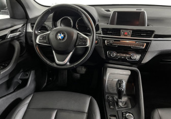 Подержанный автомобиль BMW X1 2019 года (15 фото)