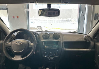 Подержанный автомобиль LADA (ВАЗ) Granta Sedan 2015 года (15 фото)