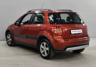 Подержанный автомобиль Suzuki SX4 Hatchback 2012 года (7 фото)