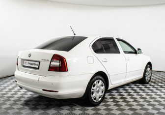 Подержанный автомобиль Skoda Octavia Liftback 2012 года (5 фото)