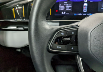 Подержанный автомобиль Geely Atlas 2024 года (27 фото)