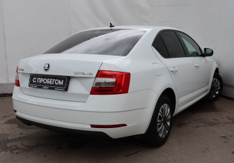 Подержанный автомобиль Skoda Octavia Liftback 2020 года (4 фото)