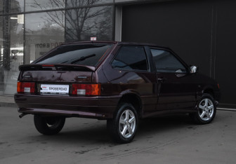 Подержанный автомобиль LADA (ВАЗ) 2113 2010 года (5 фото)