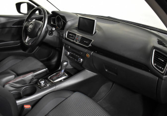 Подержанный автомобиль Mazda 3 Hatchback 2014 года (10 фото)