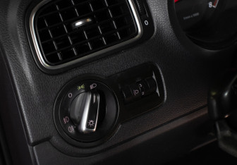 Подержанный автомобиль Volkswagen Polo Sedan 2013 года (18 фото)