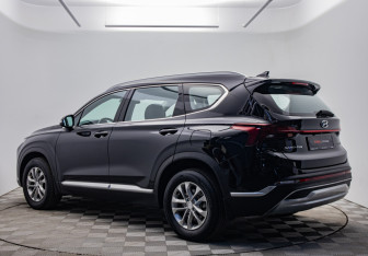 Подержанный автомобиль Hyundai Santa Fe 2021 года (3 фото)