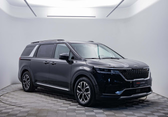 Подержанный автомобиль Kia Carnival 2020 года (3 фото)