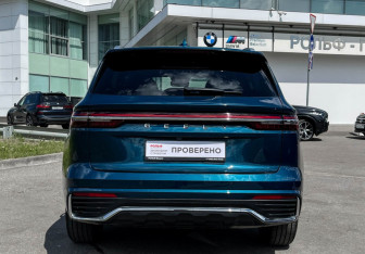 Подержанный автомобиль Geely Monjaro 2023 года (6 фото)