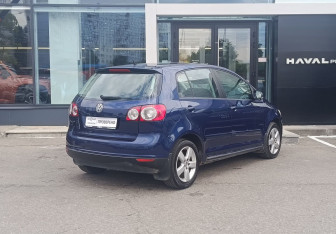 Подержанный автомобиль Volkswagen Golf Plus 2006 года (5 фото)