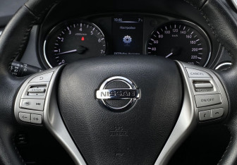 Подержанный автомобиль Nissan X-Trail 2017 года (16 фото)
