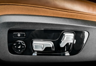Подержанный автомобиль BMW X5 2018 года (21 фото)