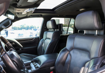 Подержанный автомобиль Lexus LX 2020 года (24 фото)