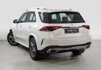 Подержанный автомобиль Mercedes-Benz GLE 2022 года (7 фото)