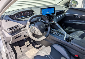 Подержанный автомобиль Peugeot 5008 Suv 2021 года (16 фото)