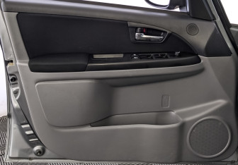 Подержанный автомобиль Suzuki SX4 Hatchback 2013 года (19 фото)