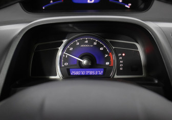 Подержанный автомобиль Honda Civic Sedan 2010 года (12 фото)
