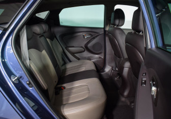 Подержанный автомобиль Hyundai ix35 2012 года (11 фото)