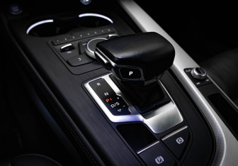 Подержанный автомобиль Audi A4 Sedan 2016 года (21 фото)