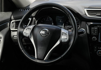 Подержанный автомобиль Nissan X-Trail 2016 года (14 фото)