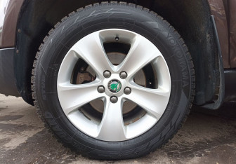 Подержанный автомобиль Skoda Yeti 2013 года (9 фото)