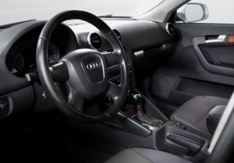 Подержанный автомобиль Audi A3 Hatchback 2012 года (8 фото)