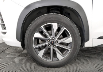 Подержанный автомобиль Exeed LX 2022 года (18 фото)