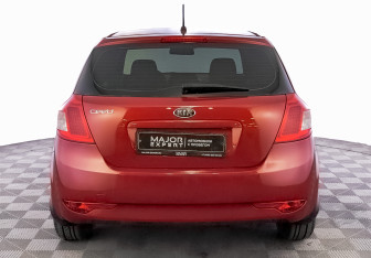 Подержанный автомобиль Kia Ceed Hatchback 2011 года (6 фото)