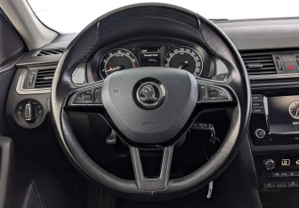 Подержанный автомобиль Skoda Rapid Liftback 2018 года (21 фото)