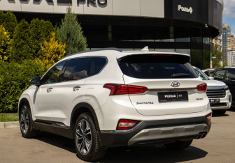 Подержанный автомобиль Hyundai Santa Fe 2020 года (5 фото)