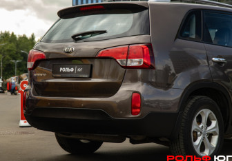 Подержанный автомобиль Kia Sorento 2013 года (19 фото)