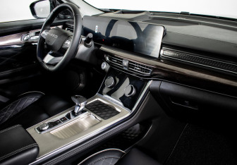 Подержанный автомобиль Exeed VX 2023 года (12 фото)